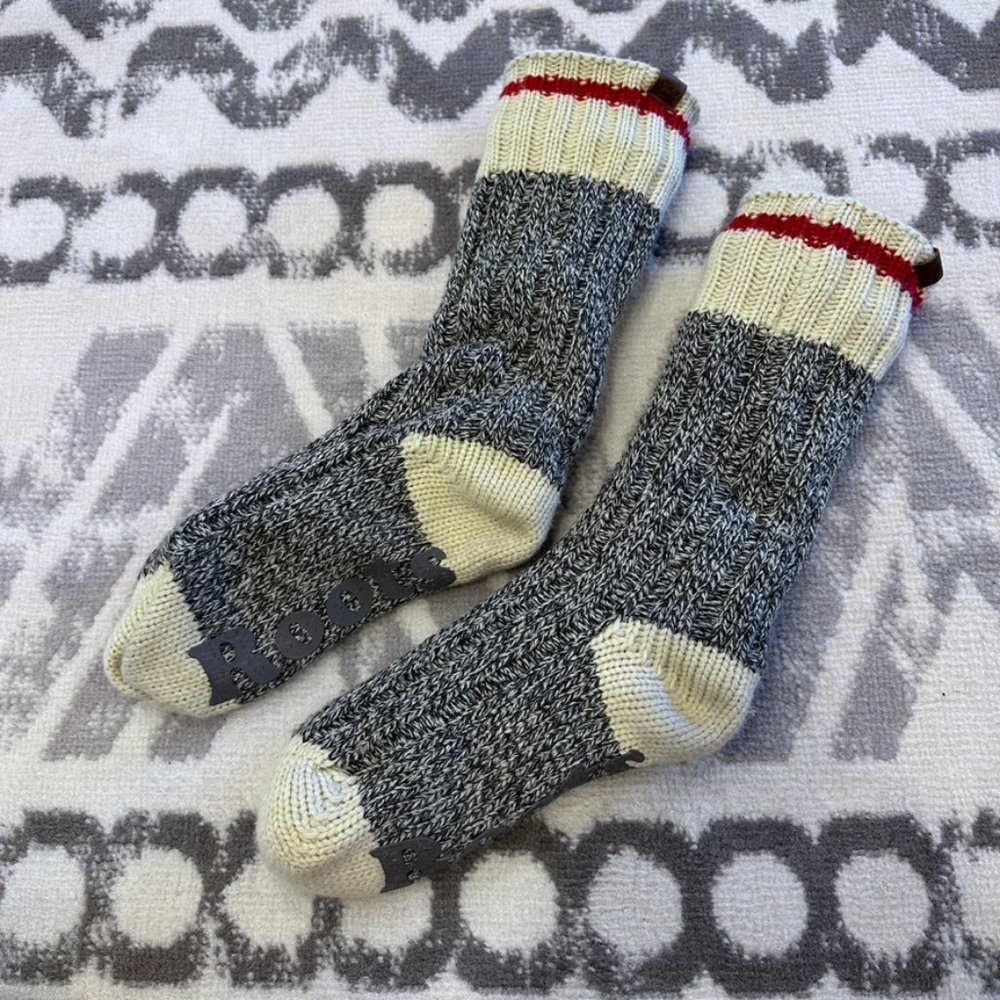Roots Knit & Fuzzy Slipper Socks w/grips